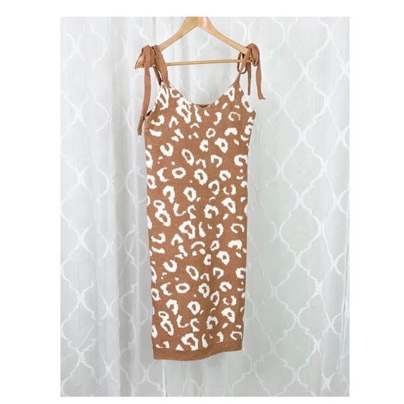 𝅺COZY Sleeveless Midi Dress - Picture 2 of 12